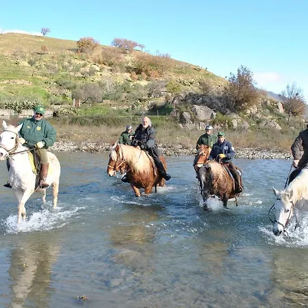 Alloggio per agriturismo Borgo San Nicolao Randazzo