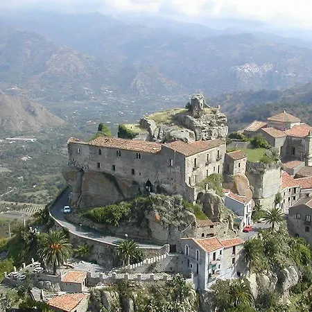Borgo San Nicolao Alloggio per agriturismo Randazzo